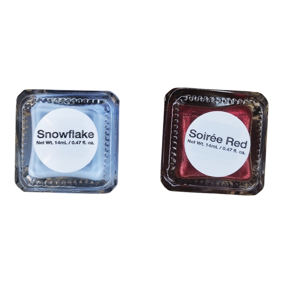 Karma Naturals Nail Polish Duo - Snowflake and Soirée Red - Picture 2 of 8